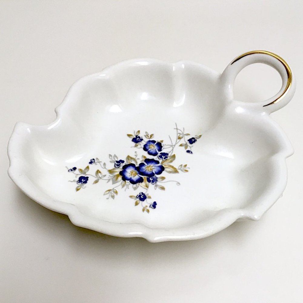 Handpainted Perugina by Aurora Leaf Dish (Italy)